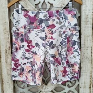Marika Women's Large Stash Pocket Shorts Soft Floral